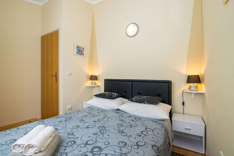 Others 5, Apartments Mirjana, Marina