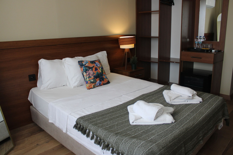 Bedroom 4, Cunda Panorama Hotel, Ayvalık