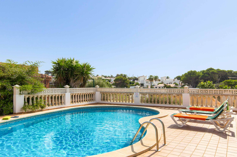 Others 2, Villa Olga, Baleares