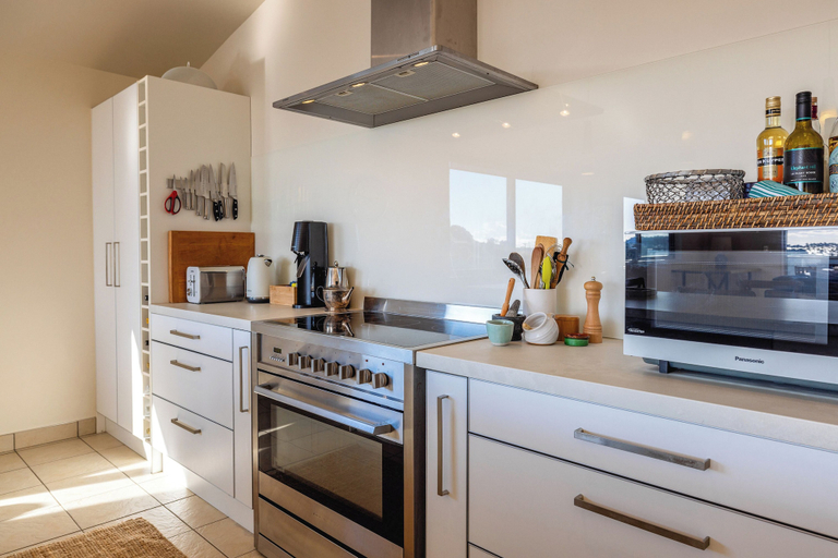 Private kitchen 4, Miro Ridge in Palm Beach, Auckland