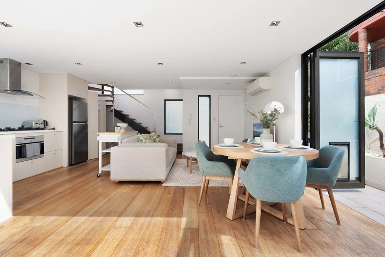 5, Relaxed Beachside Townhouse, Sydney