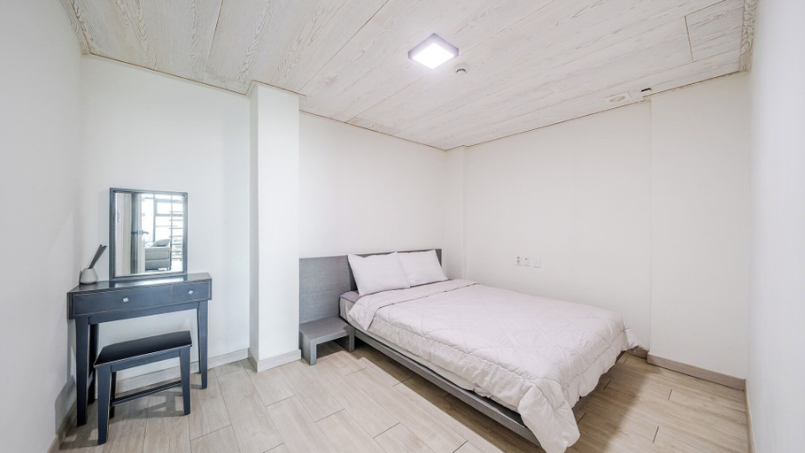 Bedroom 3, Yeosu Andante Spa Pension, Yeosu