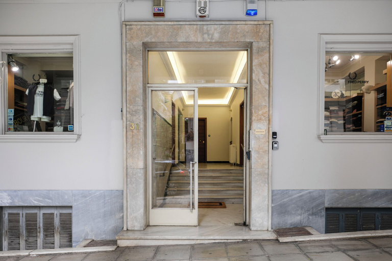 Property entrance, Kolonaki Cocoon - 2-BR Stylish Apt with Backyard in Kolonaki, Attica