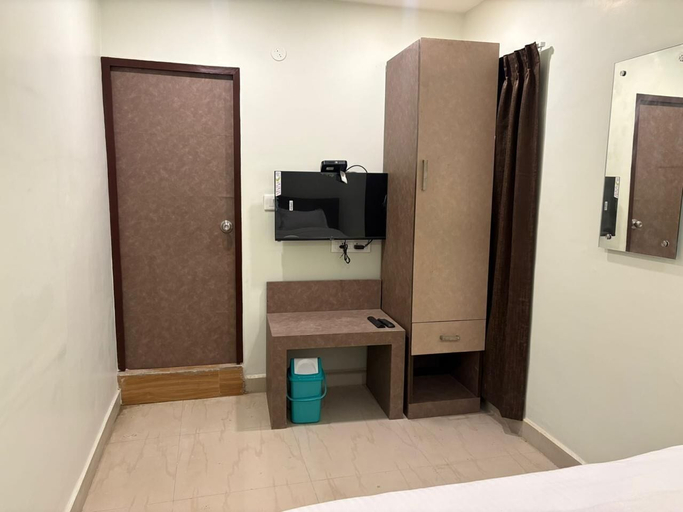Room 4, Hotel Royal King, Chennai