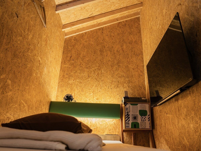 Bedroom 5, eeGee STAY Kamata, Ōta