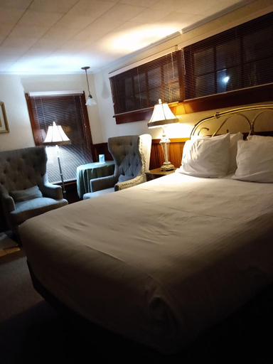 Bedroom 3, Miranda Gardens Resort, Humboldt