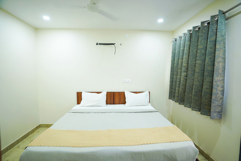 Room 3, Hotel Ashirwad Noida, Gautam Buddha Nagar