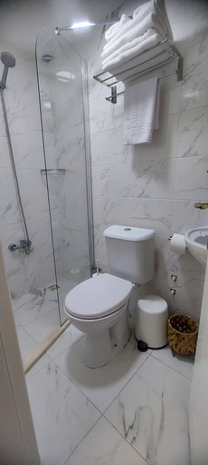 Bathroom 2, Hil Ada Otel, Bozcaada