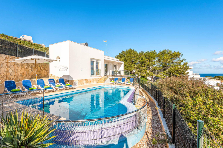 Others 4, Villa Gill, Baleares