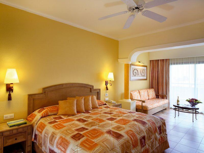 Bedroom 2, Barceló Maya Colonial - All Inclusive, Cozumel