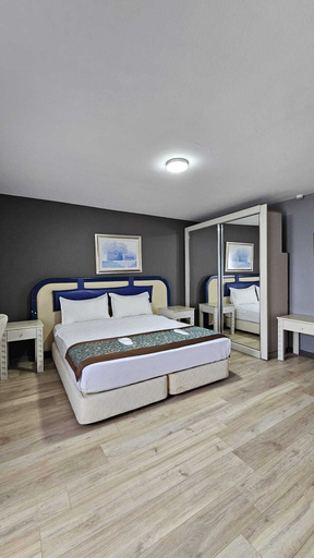 Bedroom 2, Sever Suites Hotel, Antalya