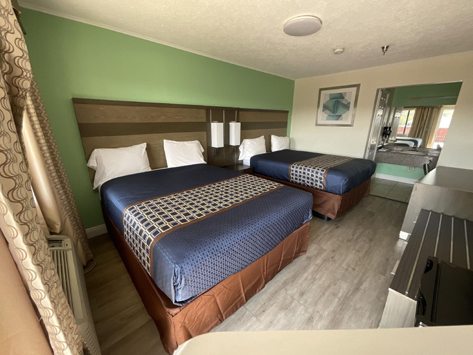 Bedroom 2, Executive Inn & Suites, Jefferson