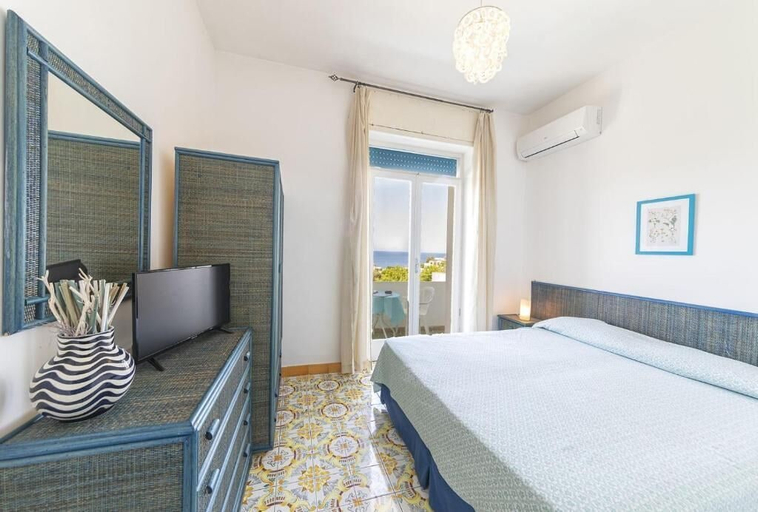 Bedroom 4, Hotel Bristol, Napoli