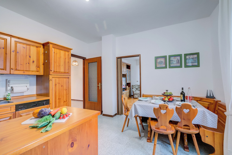 Dining 4, Zio Enry Terrace Apartment in Orta Lake - Happy Rentals, Novara
