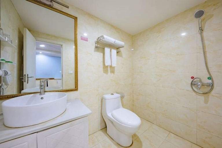 Bathroom 3, Huangting Holiday Hotel, Chongqing