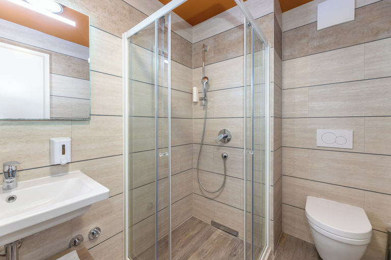 Bathroom 4, B&B Sol, Dubrovnik