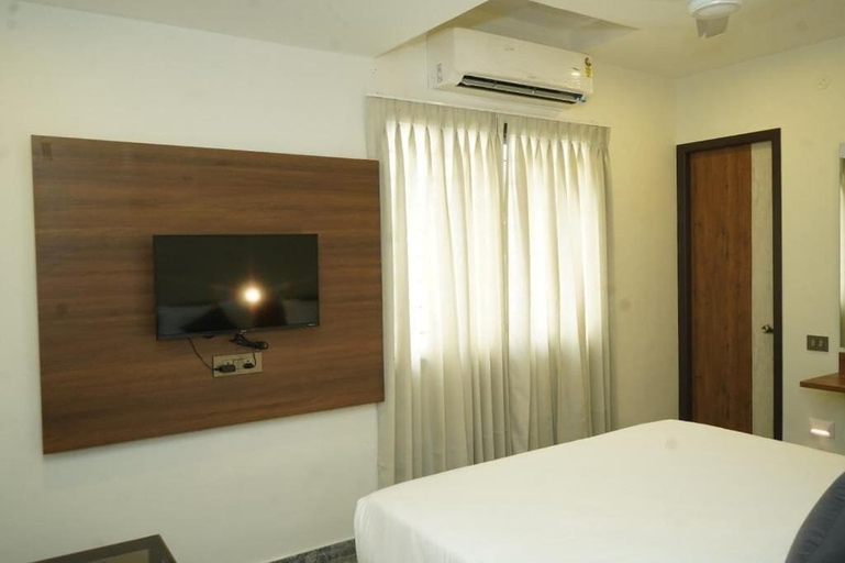 Room 4, SESHA RESIDENCY, Chennai