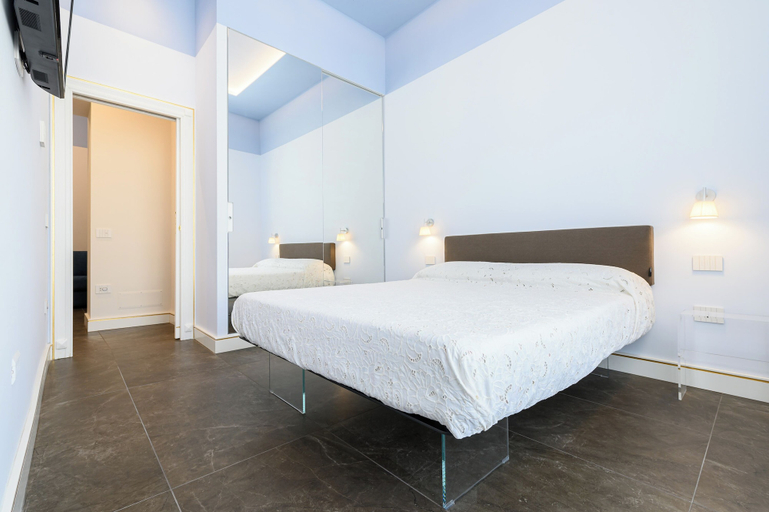 Room 2, Corso Umberto 58, Napoli
