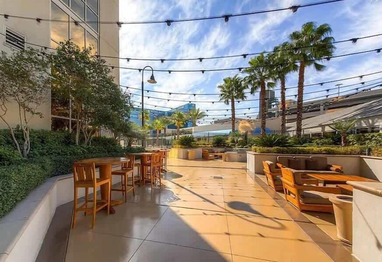 Interior 4, Incredible Studio Strip Views 10609, Clark