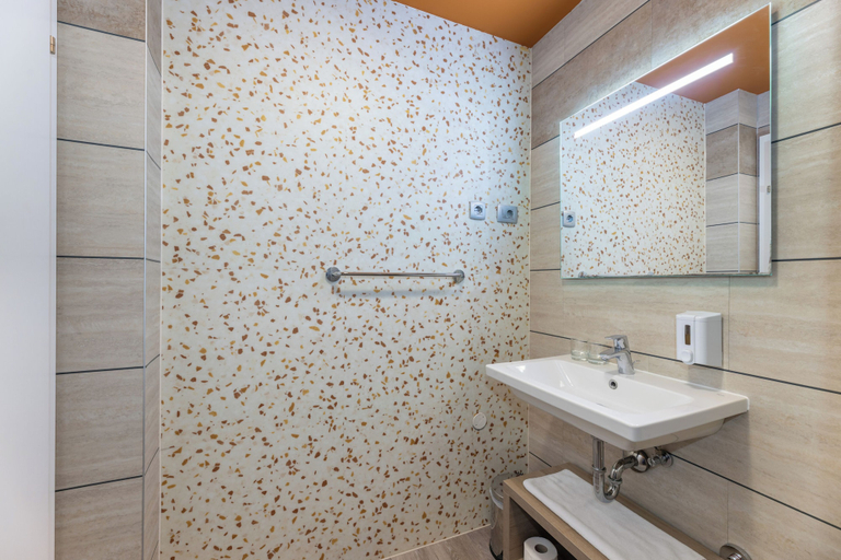 Bathroom 4, B&B Sol, Dubrovnik