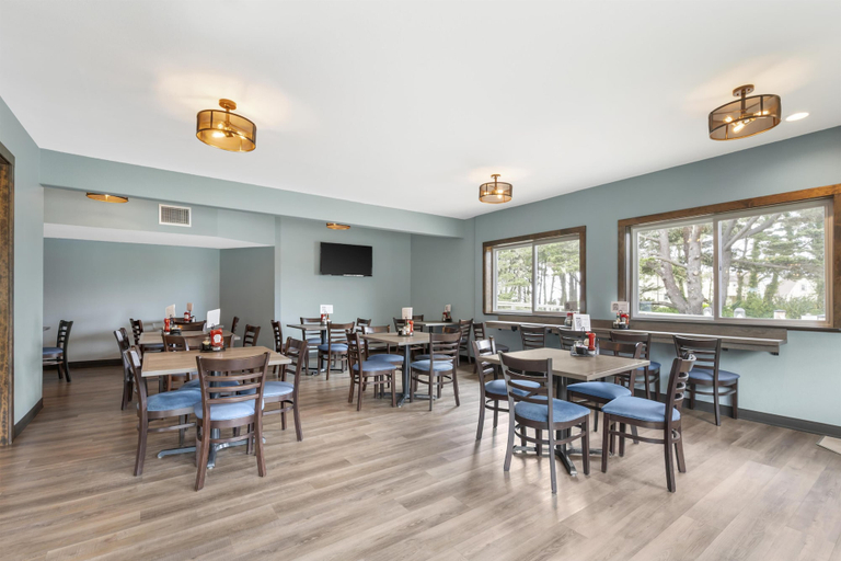 Food & Drinks 5, Best Western Inn At Face Rock, Coos