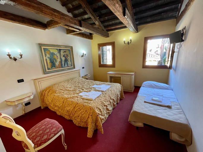 Bedroom 4, Ai Boteri, Venezia
