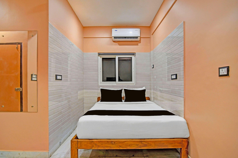 Room 2, Classic The AX Inn, South 24 Parganas