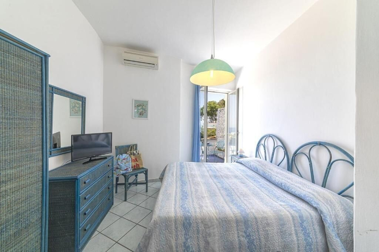 Bedroom 3, Hotel Bristol, Napoli