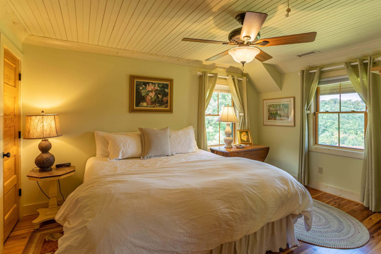 Interior 4, D-coys Nest, Watauga