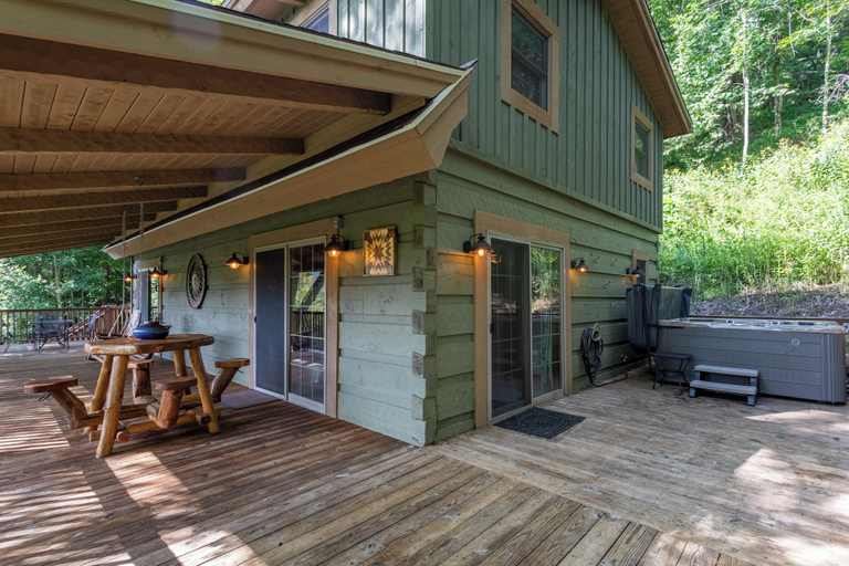 Interior 3, Moose Preserve - Cabin Near Valle Crucis With hot Tub, Pool Table, & Firepit, Watauga