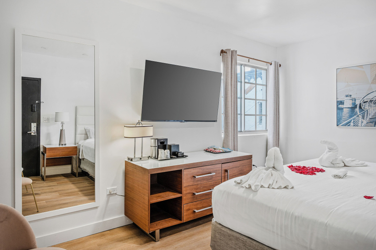 Bedroom 2, Hotel Harrison On The Beach, Miami-Dade