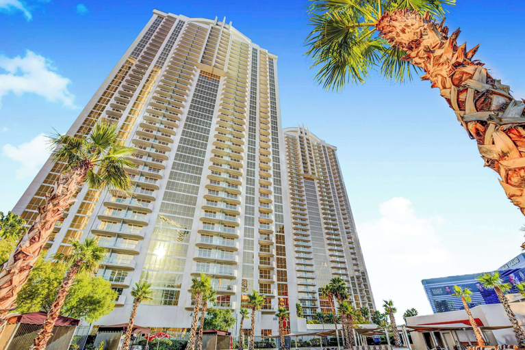 Interior 3, Incredible Studio Strip Views 10609, Clark