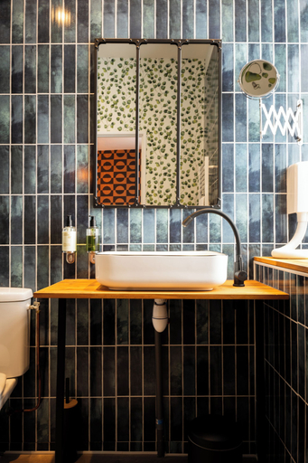Bathroom 4, Nouvel Hôtel & Appartements, Ain
