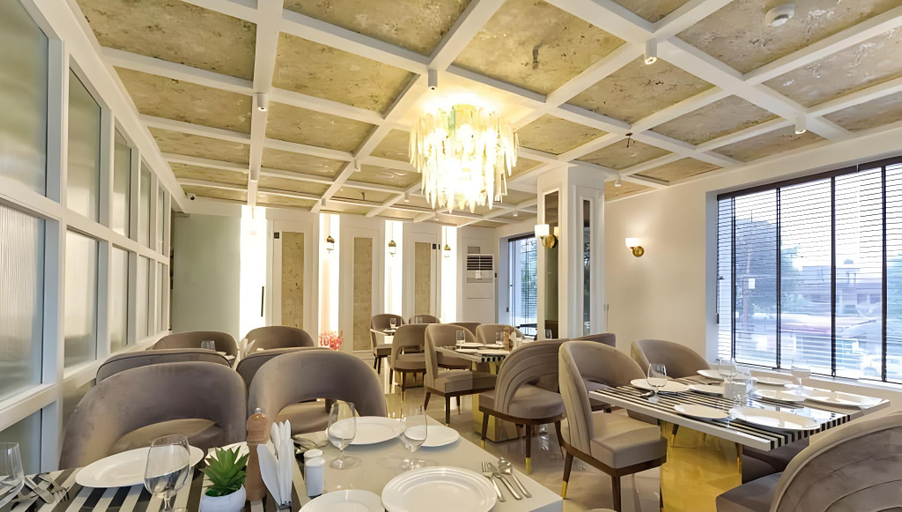 Others 5, Hotel Royal 9 , Meerut