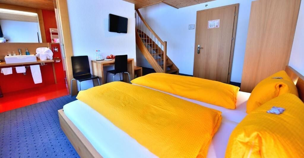 Bedroom 5, Hotel-Restaurant Wetterhorn, Interlaken