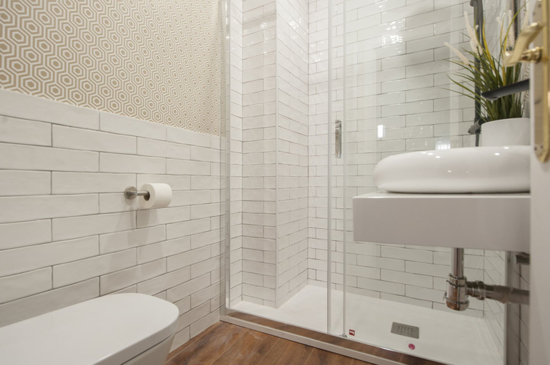 Bathroom, Gran Vía VI, Madrid