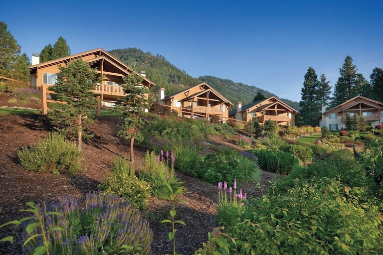 Property grounds, Winter Getaway - Walk to Downtown, Chelan