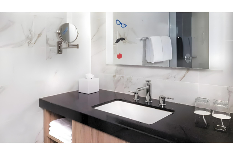 Bathroom 4, The LINQ Hotel & Casino – A Caesars Rewards Destination, Clark