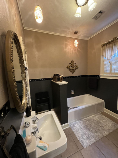 Bathroom 3, Opus House, Natchitoches
