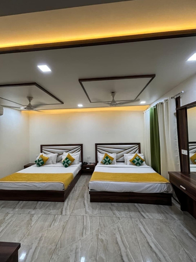 Others 3, The Crown Hotel, Agra