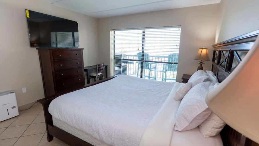 Room 5, Direct Beachfront 3br 3 Pools & 3 Jacuzzis 3 Bedroom Apts, Cameron