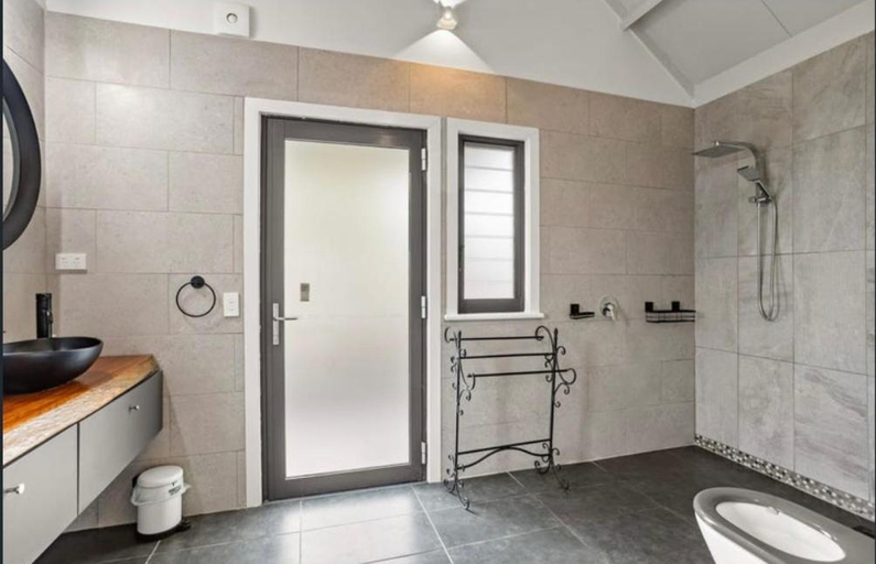 Bathroom 4, The Old Church Bed and Breakfast, Boonah