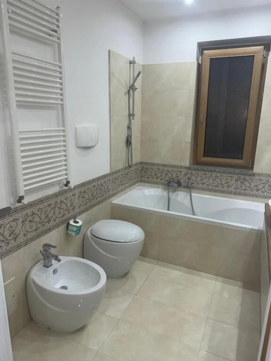Bathroom 5, Pisacane Family Sea, Napoli