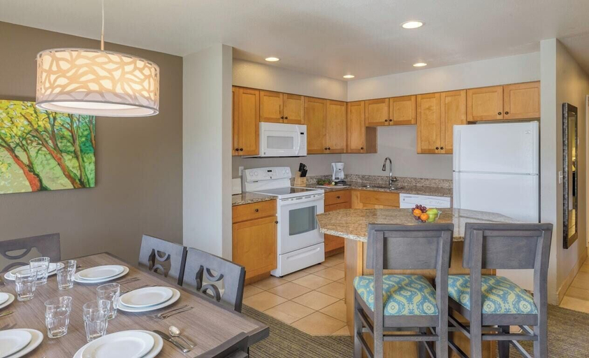 Private kitchen, Winter Getaway - Walk to Downtown, Chelan