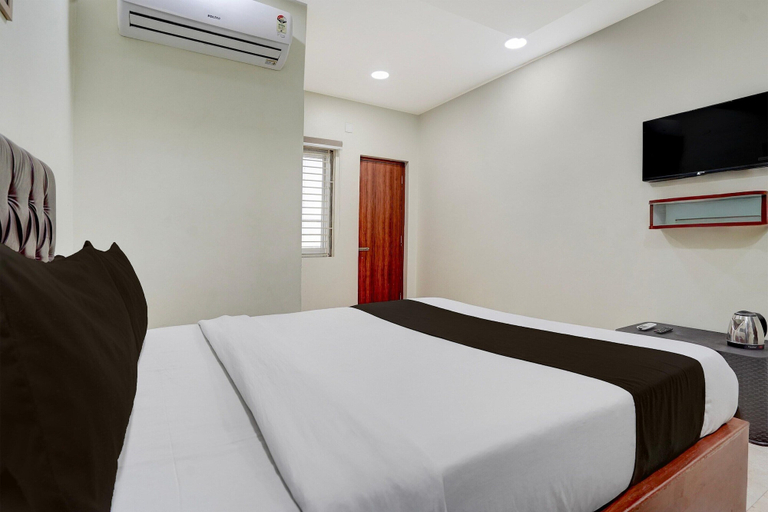 Room 1, Deluxe With Twin Bedthe Paradise Guest inn, Nellore