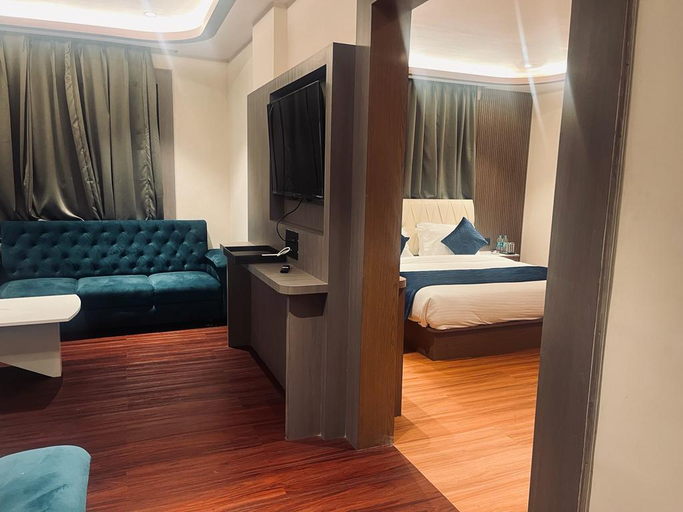 Bedroom 2, The Emerald Hotel & Siya Milan Banquets, Muzaffarpur
