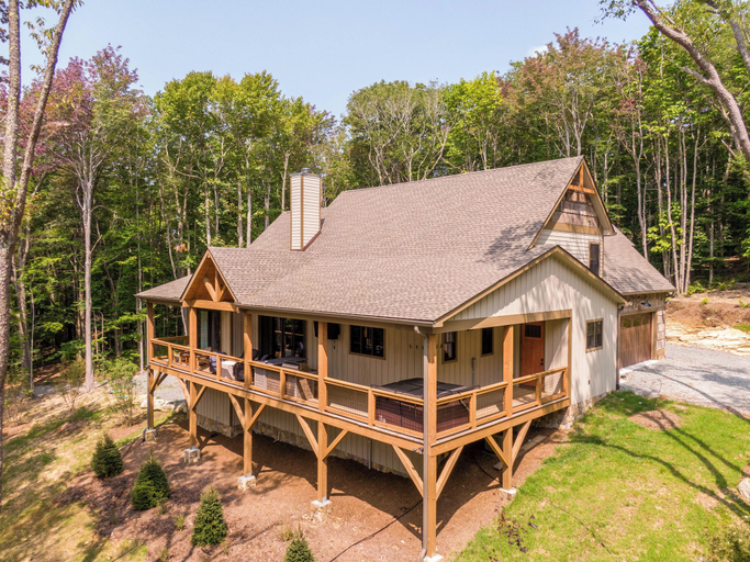 Interior 2, High Country Hideaway at Eagles Nest, Avery