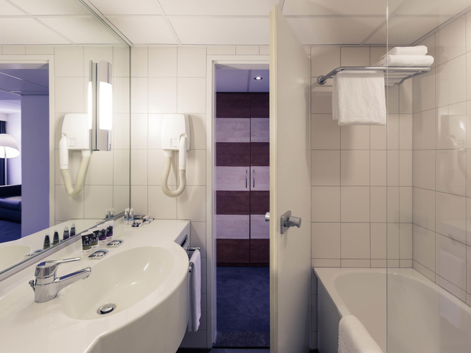 Bathroom 4, Mercure Hotel Amsterdam West, Amsterdam
