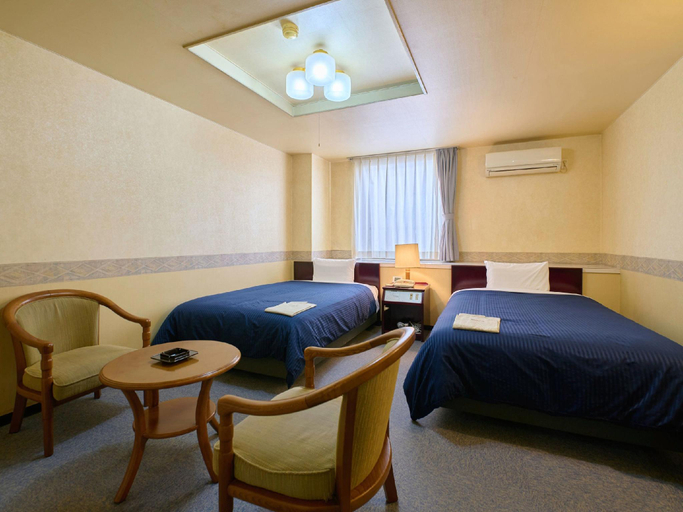 Bedroom 2, Minokamo Station Hotel, Minokamo