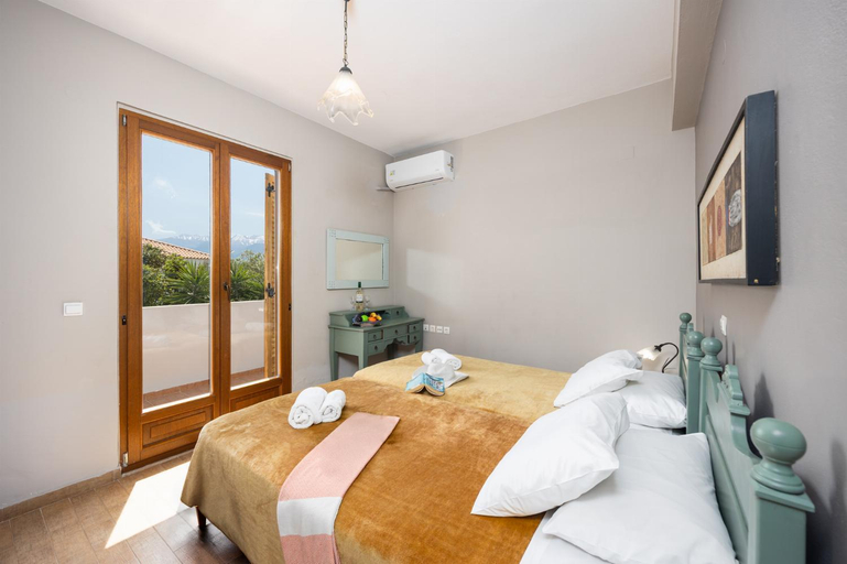 Bedroom 3, Villa Stratos, Crete